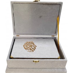 279 GRİ - MÜHÜRLÜ ORTA BOY SÜNGERLİ HEDİYELİK SANDIKLI KURAN-I KERİM