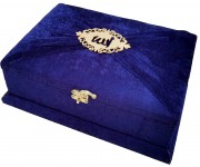 279 LACİVERT - MÜHÜRLÜ ORTA BOY SÜNGERLİ HEDİYELİK SANDIKLI KURAN-I KERİM 279 LACİVERT - MÜHÜRLÜ ORTA BOY SÜNGERLİ HEDİYELİK SANDIKLI KURAN-I KERİM